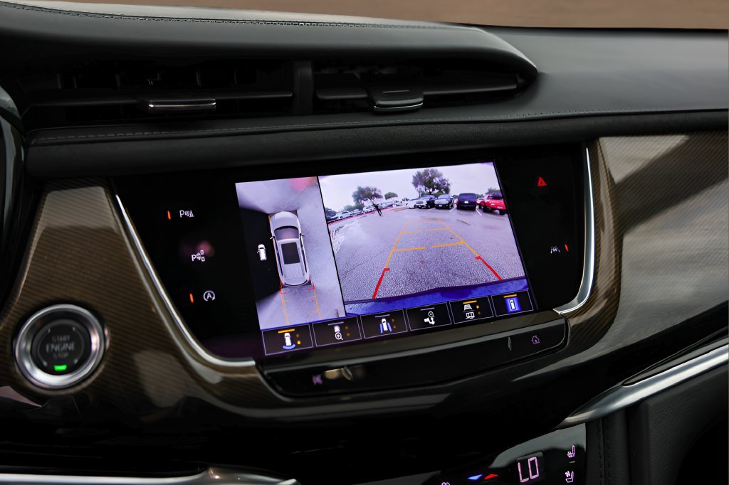 Certified 2024 Cadillac XT6 Sport w/ Platinum Package AWD/4WD image 16