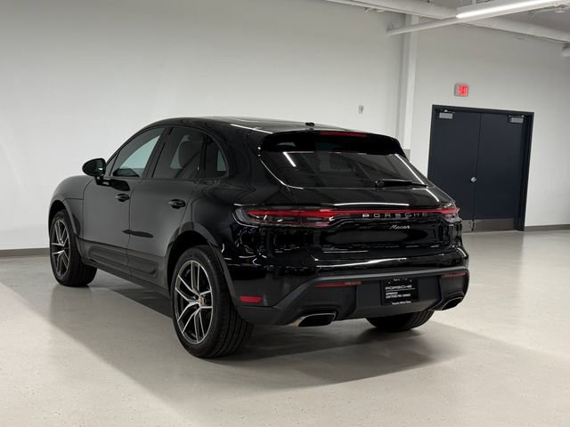 Certified 2026 Porsche Macan AWD/4WD image 3