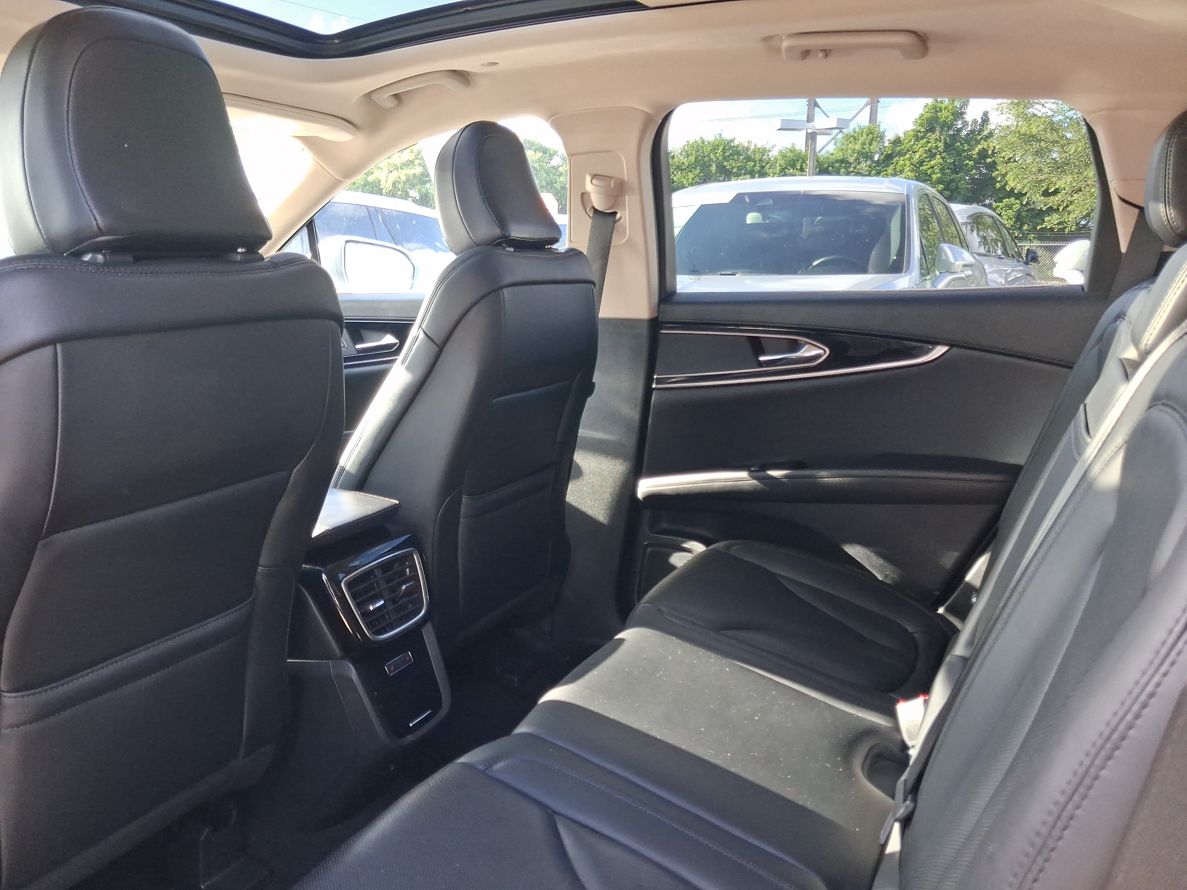 Certified 2023 Lincoln Nautilus Reserve w/ Class II Trailer Tow Package FWD image 5