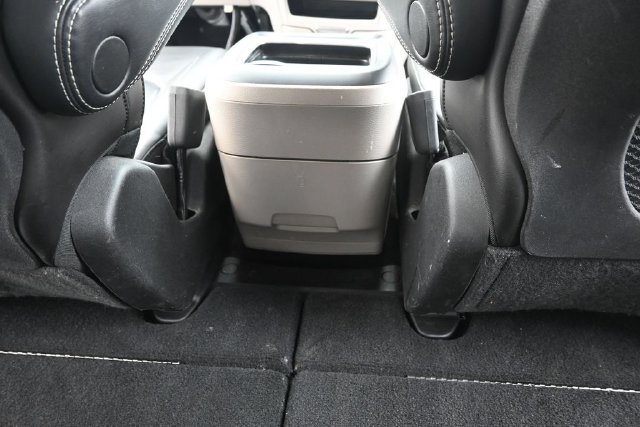 Used 2023 Chrysler Pacifica Touring-L FWD image 32