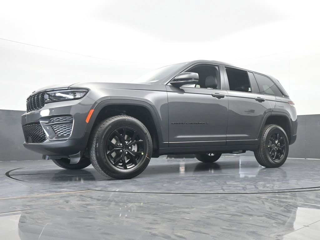 New 2025 Jeep Grand Cherokee Altitude image 48