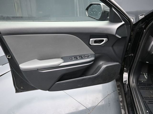 Used 2025 Kia K4 LXS image 12