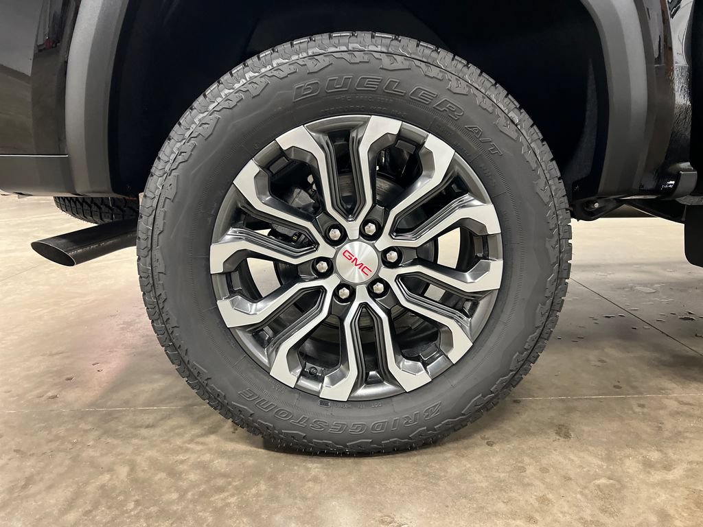 New 2026 GMC Canyon Denali w/ LPO, Black Badging Package AWD/4WD image 9