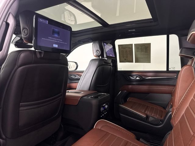 Used 2023 GMC Yukon XL Denali Ultimate w/ LPO, Floor Liner Package AWD/4WD image 32