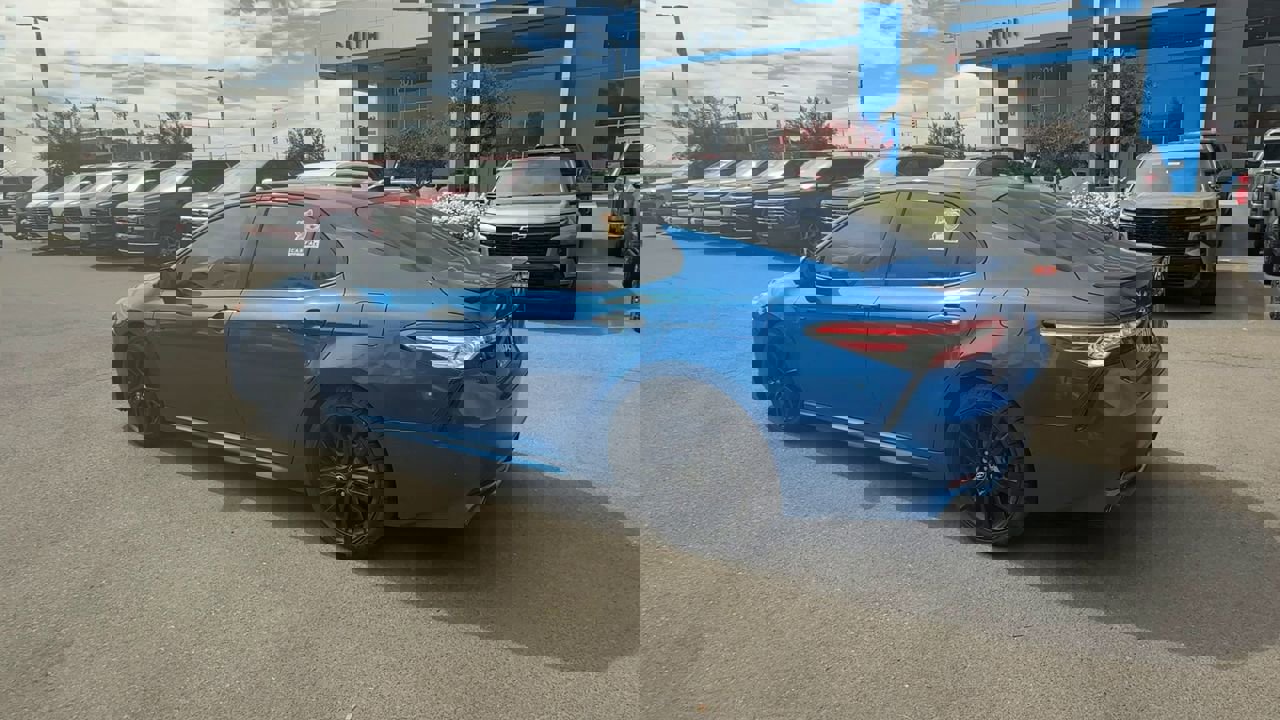 Used 2020 Toyota Camry XSE image 5