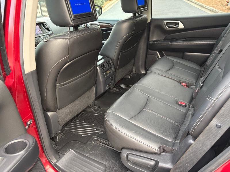 Used 2014 Nissan Pathfinder Platinum w/ Platinum Premium Package FWD image 31
