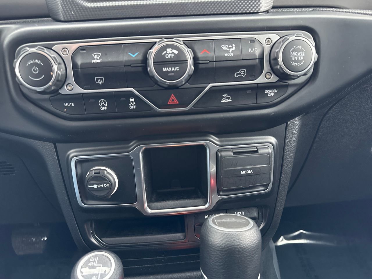 Used 2022 Jeep Gladiator Sport image 22