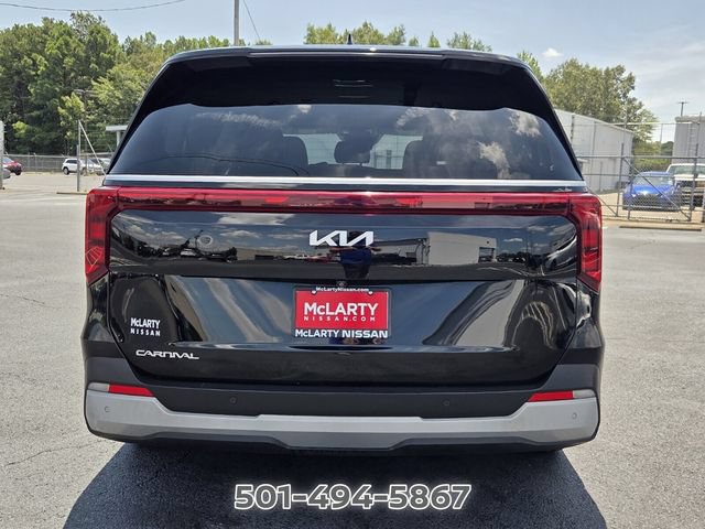 Used 2025 Kia Carnival FWD image 4