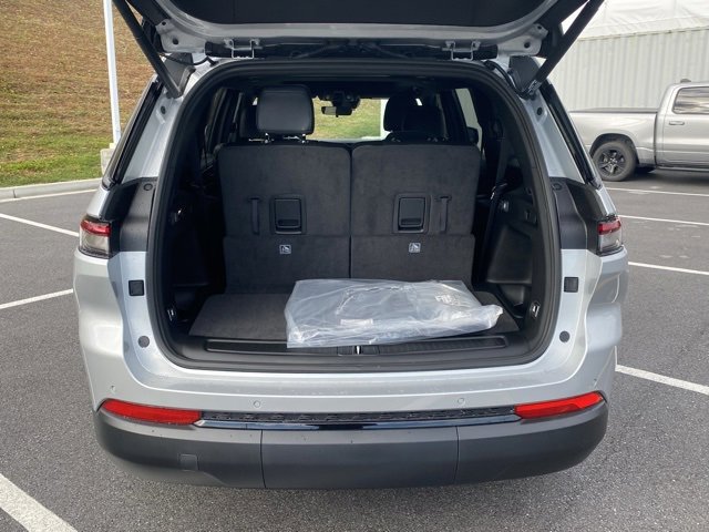 New 2025 Jeep Grand Cherokee L Altitude image 7