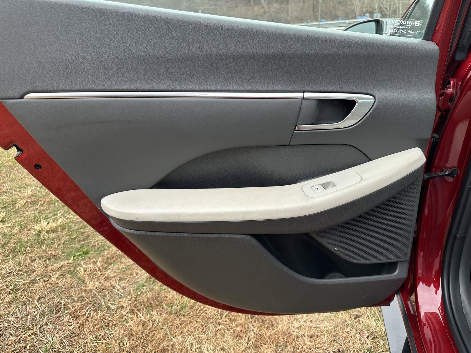 Used 2023 Hyundai Sonata SEL w/ Cargo Package image 18