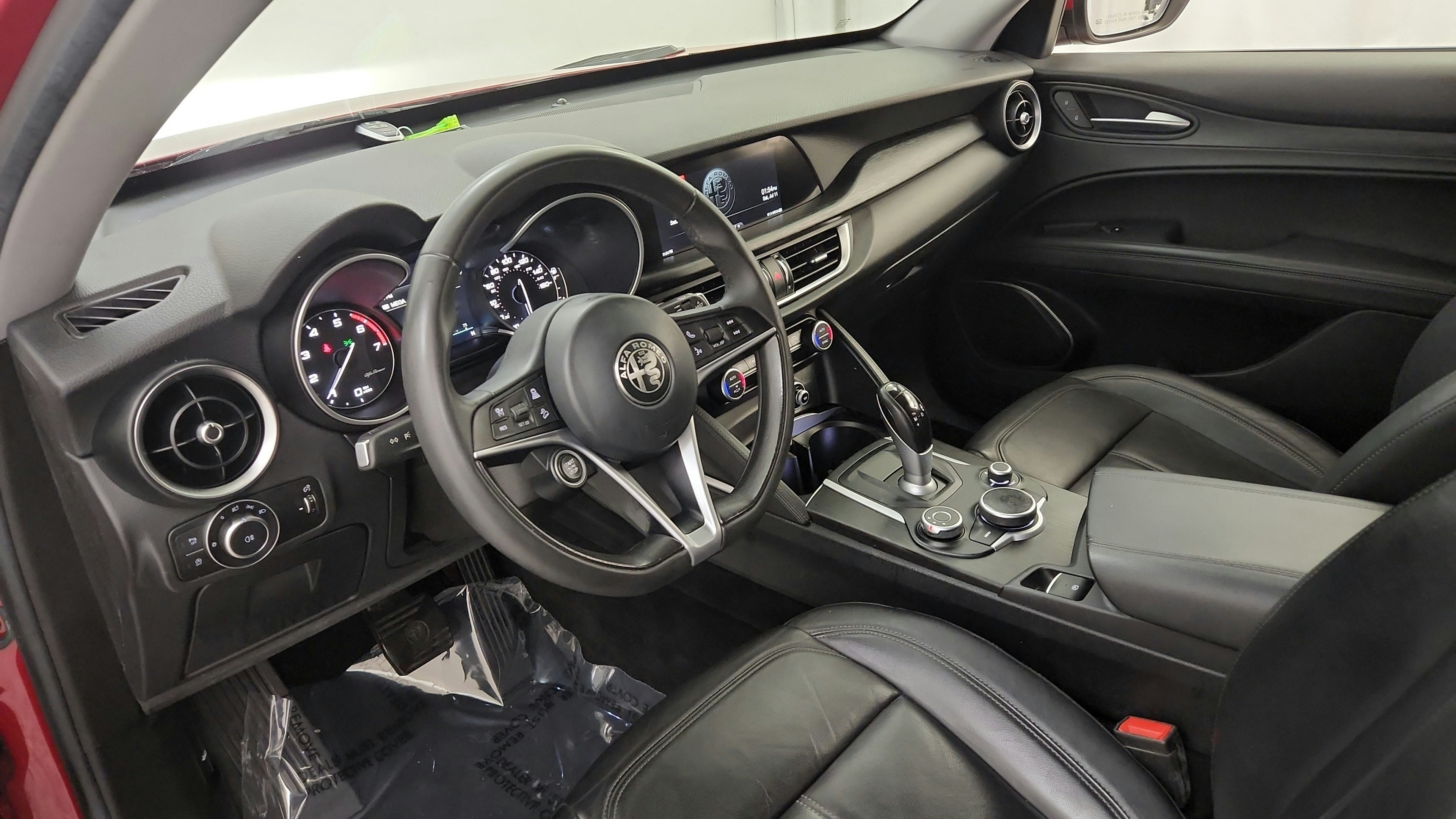 Used 2018 Alfa Romeo Stelvio AWD image 16