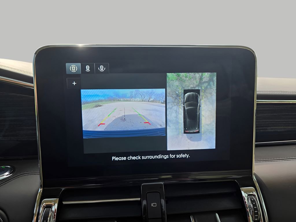 Used 2021 Lincoln Navigator Black Label w/ Cargo Convenience Package image 26