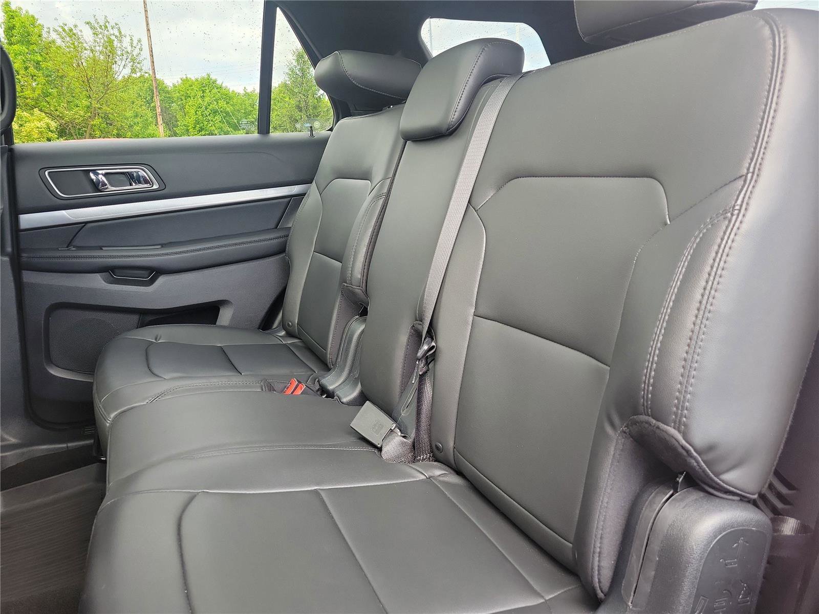 Used 2019 Ford Explorer XLT w/ Equipment Group 202A image 13