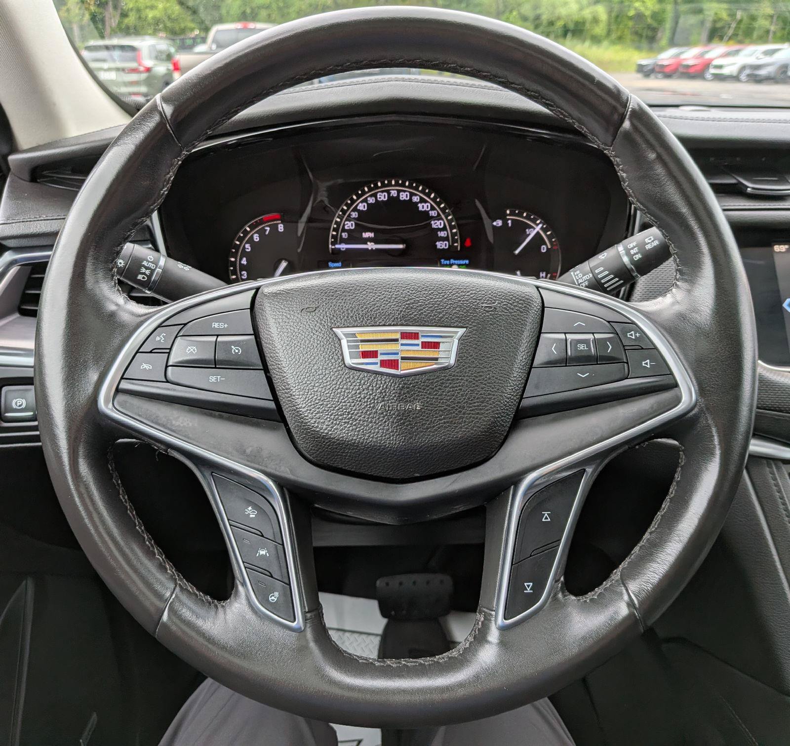 Used 2017 Cadillac XT5 Luxury w/ Driver Awareness Package AWD/4WD image 15