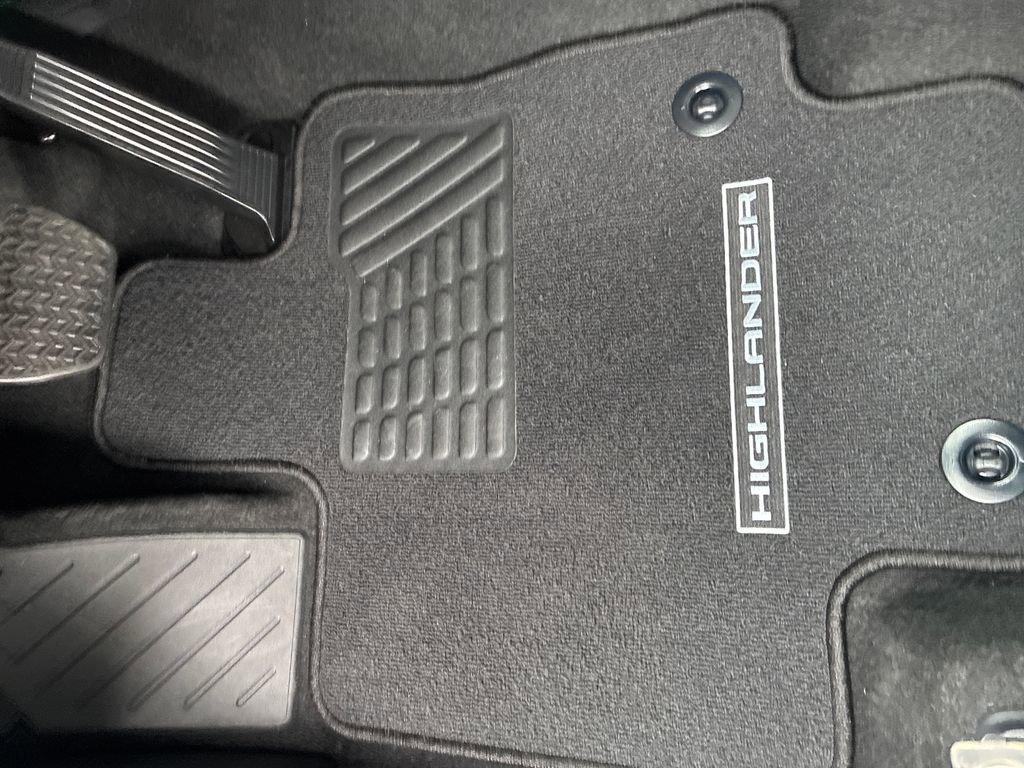 New 2026 Toyota Highlander XLE image 38