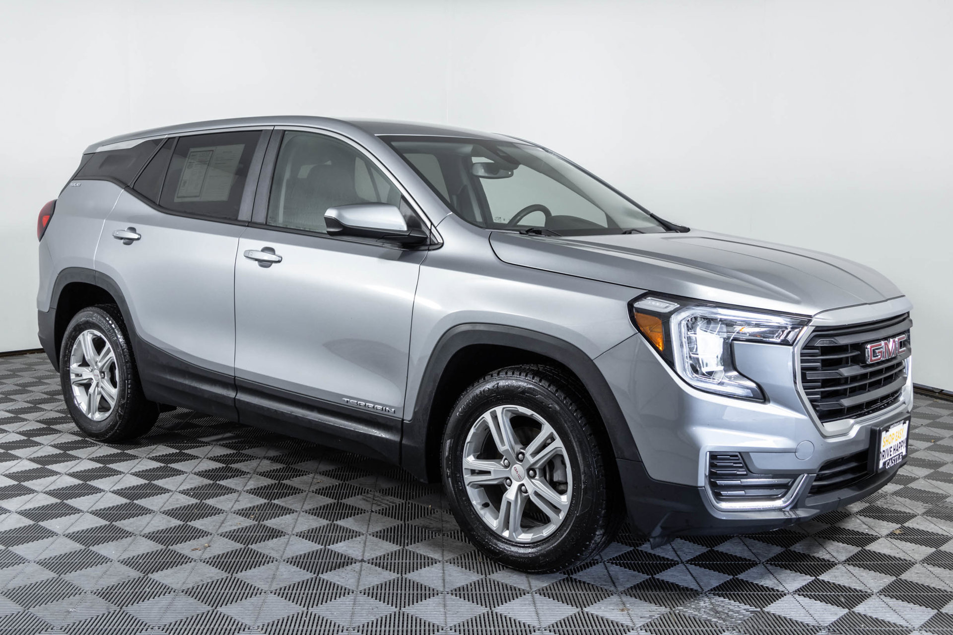 Used 2024 GMC Terrain SLE AWD/4WD image 19