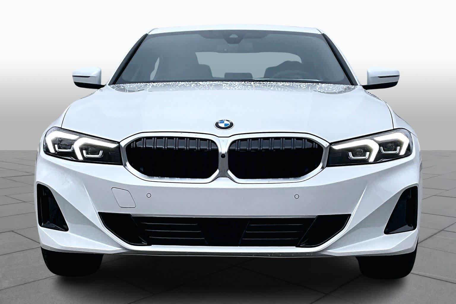 Used 2026 BMW 330i xDrive Sedan w/ Premium Package AWD/4WD image 3