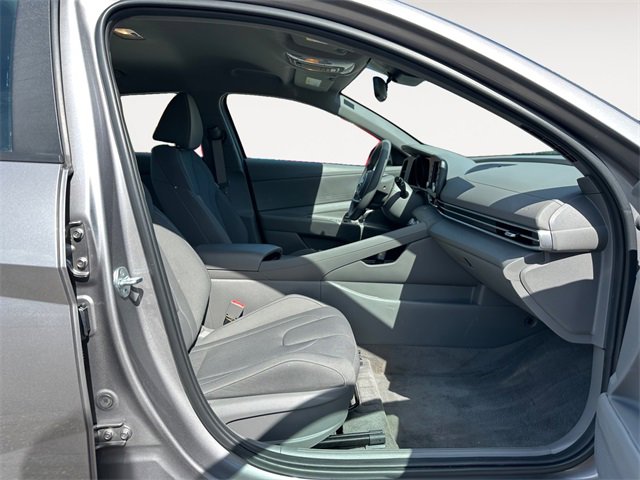 Used 2023 Hyundai Elantra Blue w/ Preferred Accessory Package image 15
