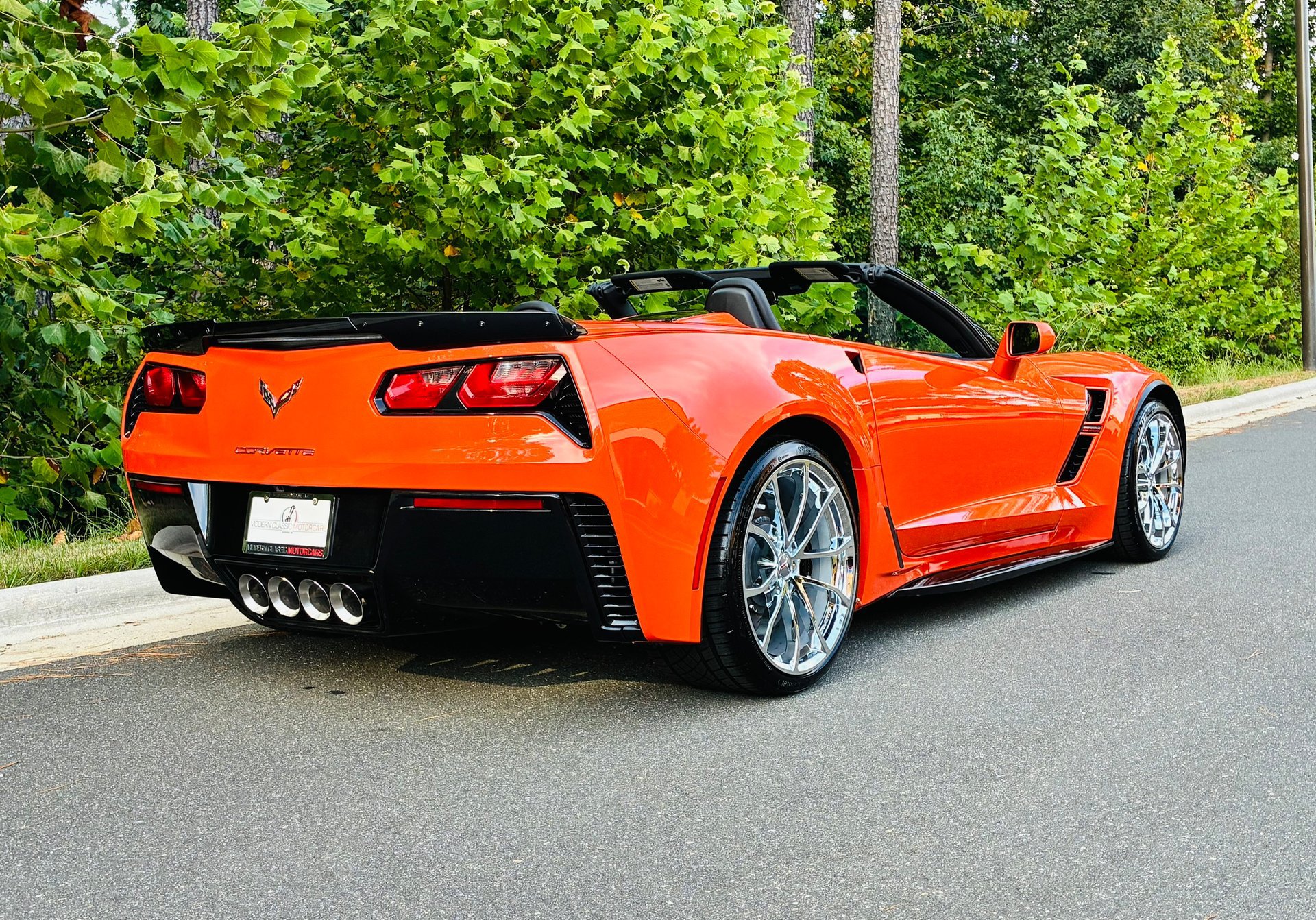 Used 2019 Chevrolet Corvette Grand Sport RWD image 2