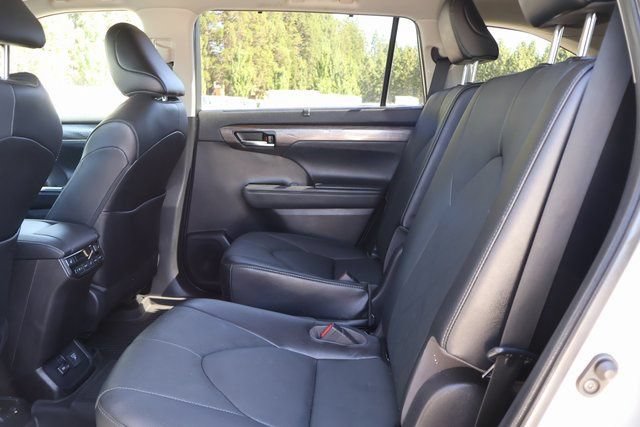 Used 2022 Toyota Highlander Platinum AWD/4WD image 27