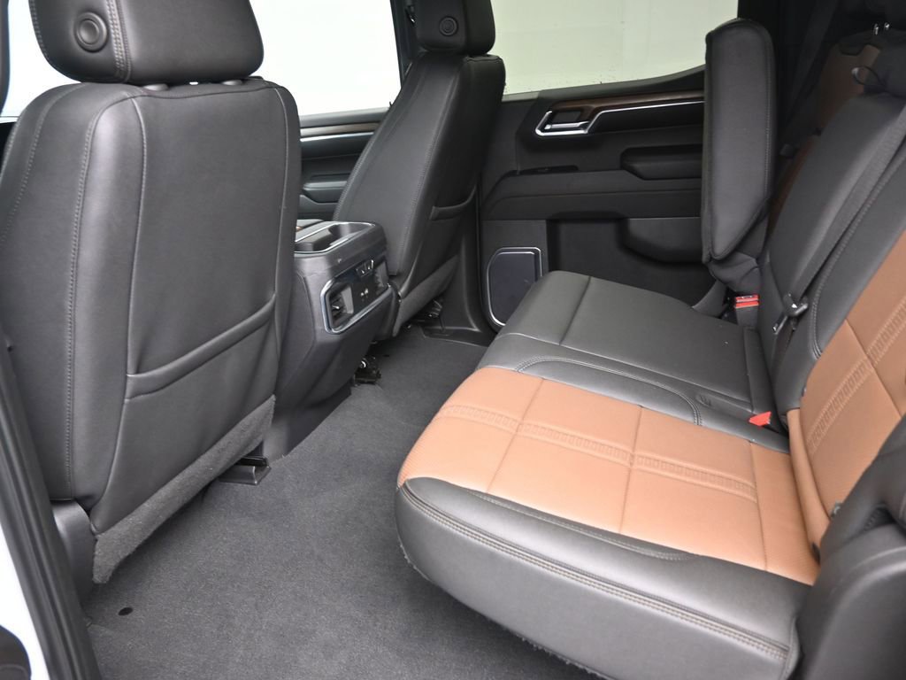 Used 2023 Chevrolet Silverado 1500 High Country w/ High Country Premium Package image 11