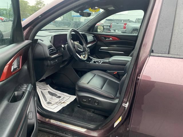 Used 2024 Chevrolet Traverse Z71 w/ Enhanced Driving Package AWD/4WD image 3