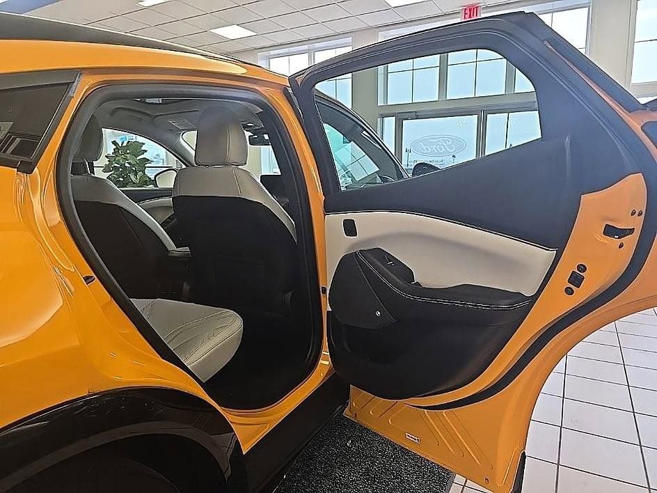 Used 2022 Ford Mustang Mach-E Premium image 35