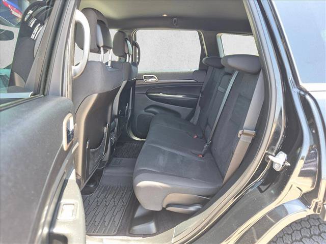 Used 2017 Jeep Grand Cherokee Laredo w/ Quick Order Package 23E AWD/4WD image 19
