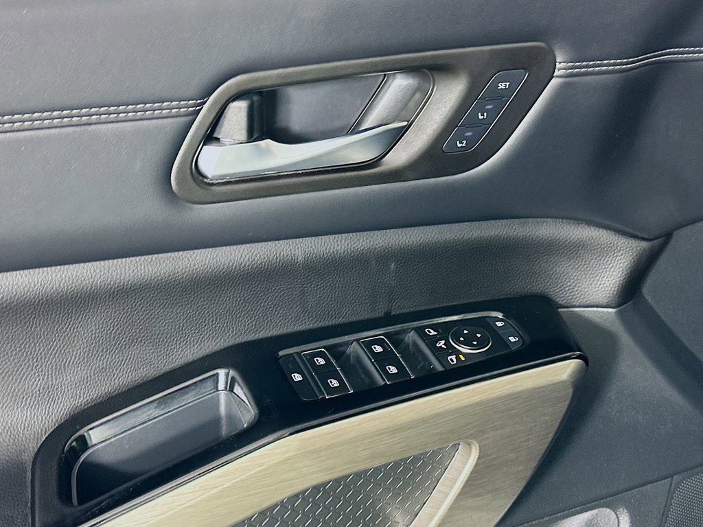 Certified 2023 Nissan Pathfinder Platinum image 26