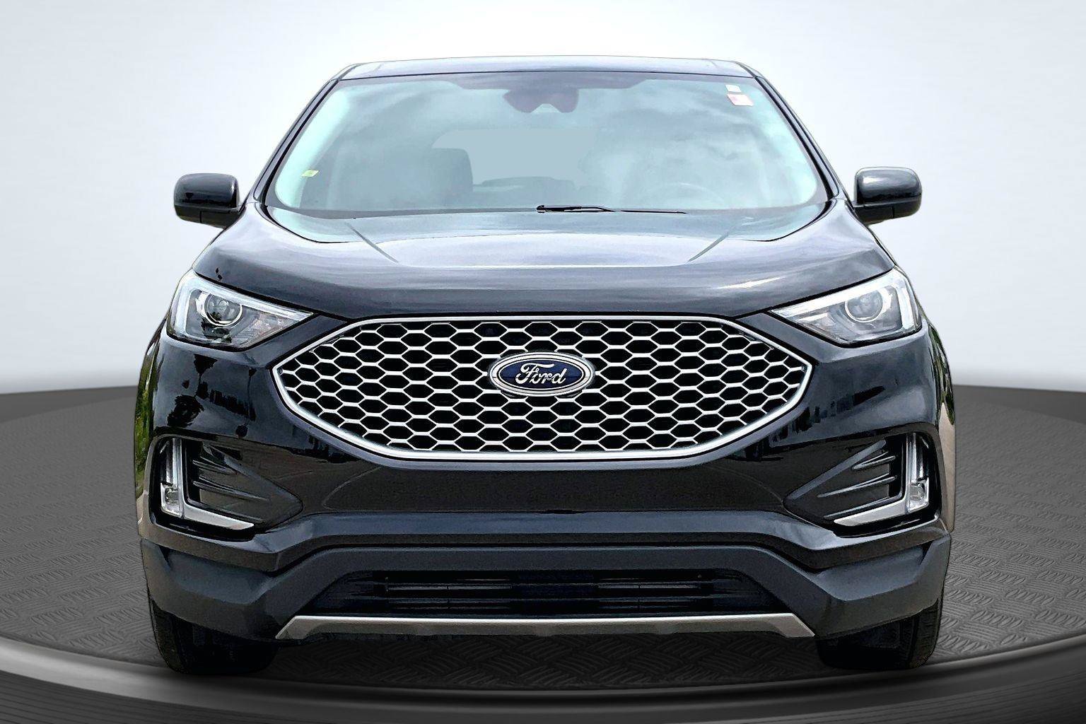 Used 2023 Ford Edge SEL w/ Convenience Package AWD/4WD image 3