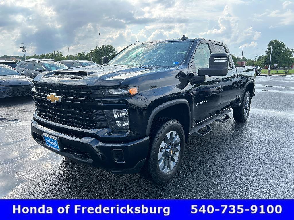 Used 2024 Chevrolet Silverado 2500 Custom w/ Custom Convenience Package AWD/4WD video 1