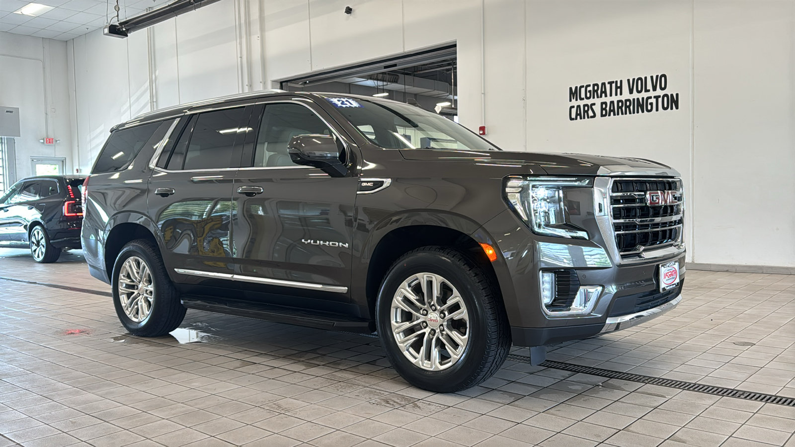 Used 2021 GMC Yukon SLT w/ SLT Luxury Plus Package AWD/4WD image 3
