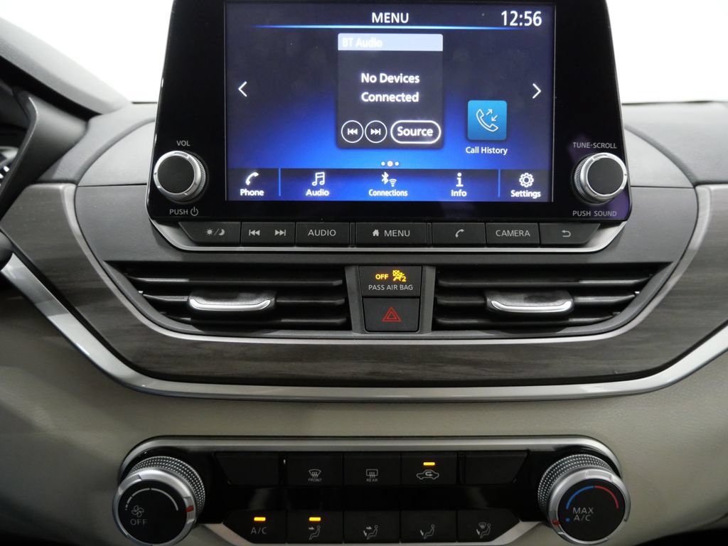 Used 2025 Nissan Altima 2.5 SV FWD image 19