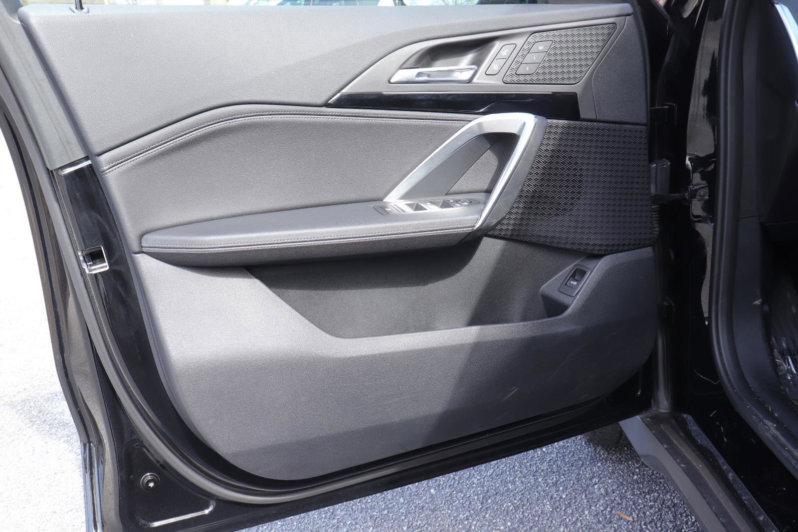 Used 2023 BMW X1 xDrive28i image 10