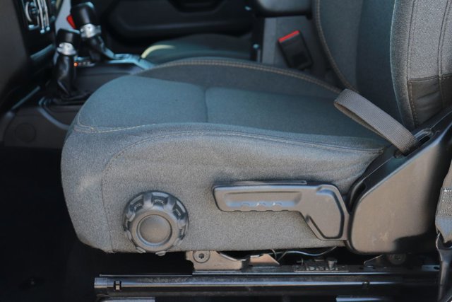 Used 2024 Jeep Wrangler Sahara image 10