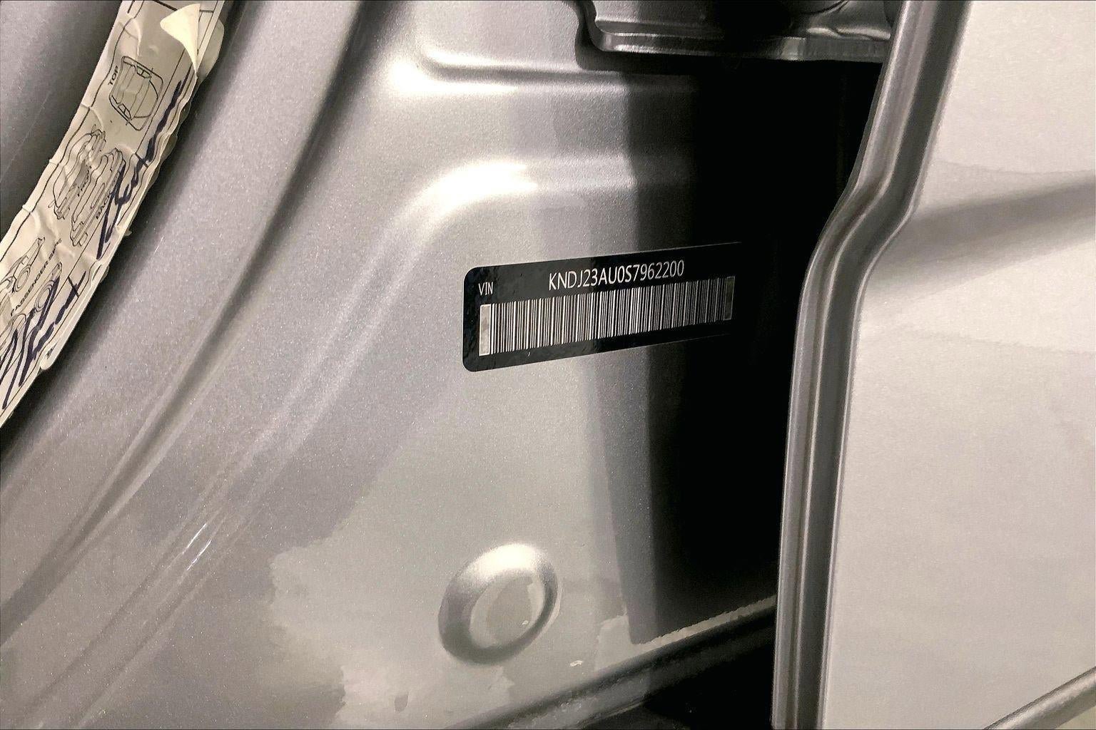 Used 2025 Kia Soul LX w/ LX Technology Package FWD image 31