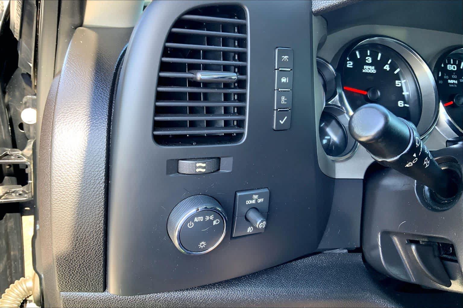 Used 2013 Chevrolet Silverado 1500 LT RWD image 32