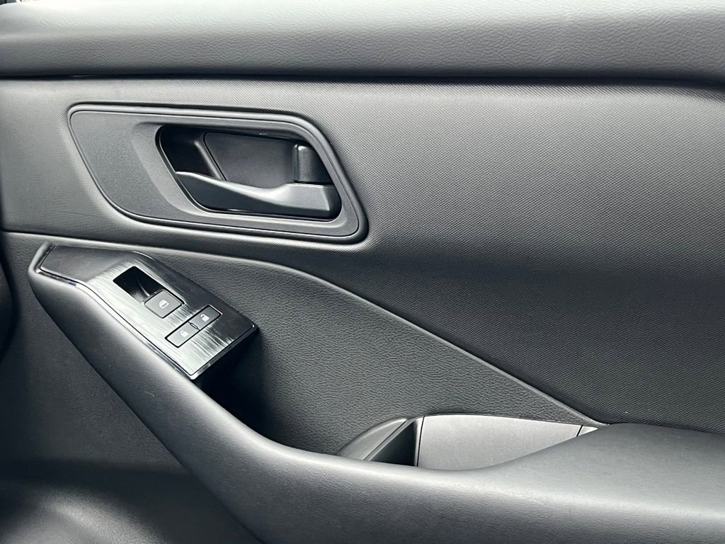 Used 2026 Nissan Rogue S image 25