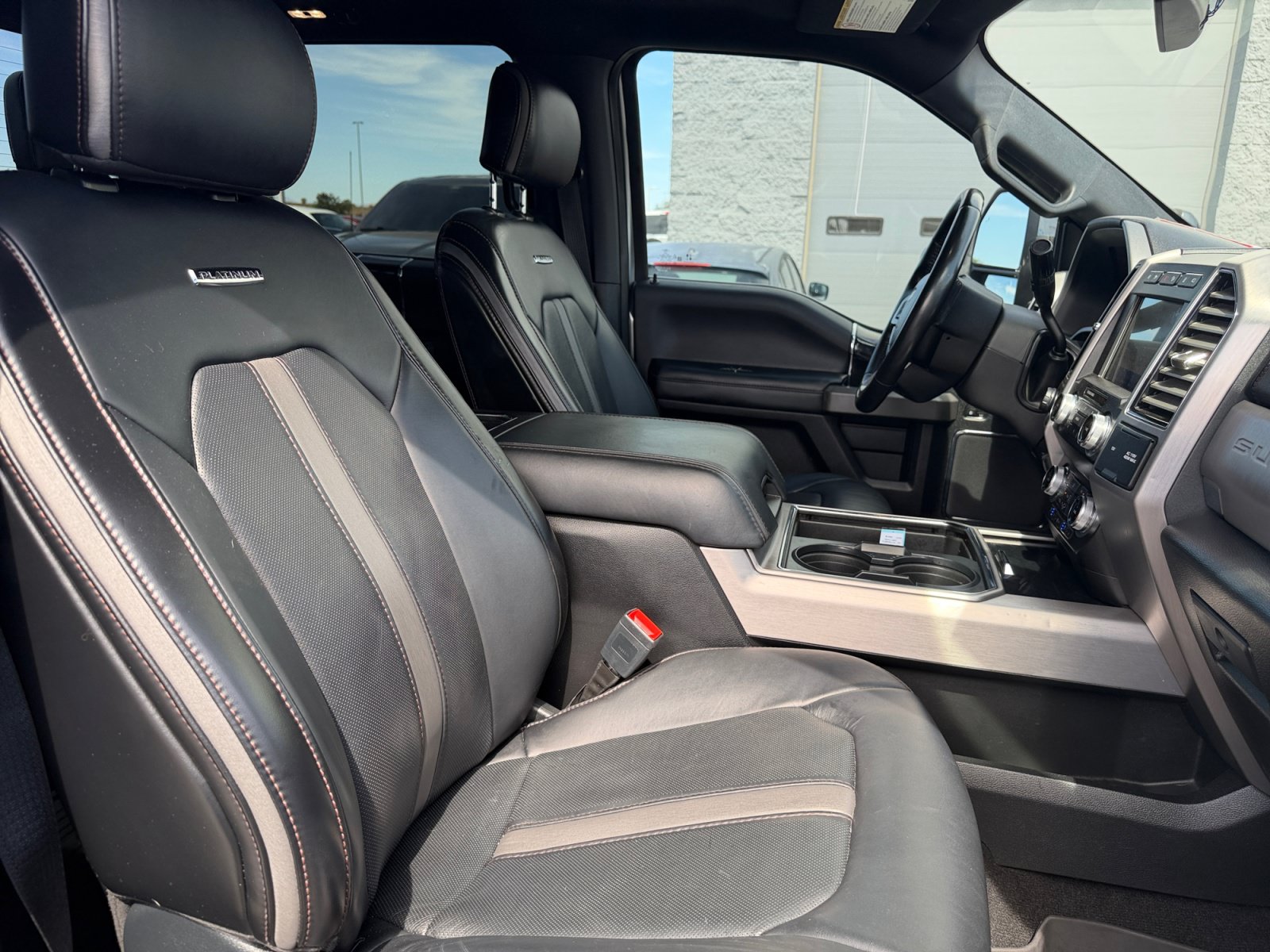 Used 2020 Ford F250 Platinum w/ FX4 Off-Road Package AWD/4WD image 30