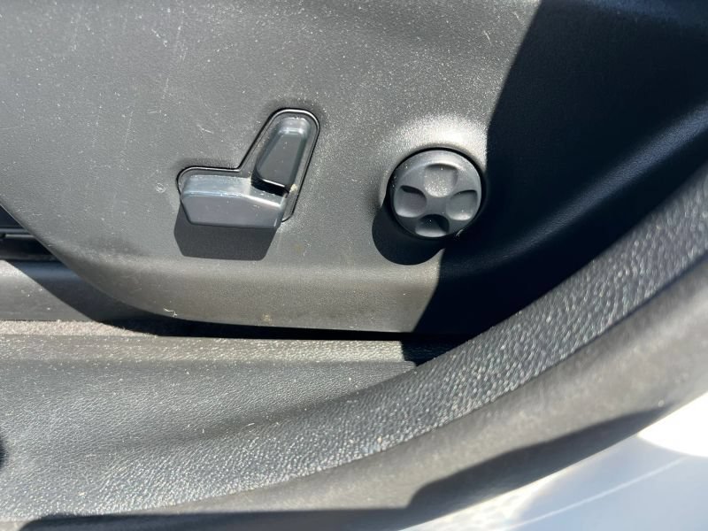 Used 2020 Jeep Cherokee Latitude Plus FWD image 21