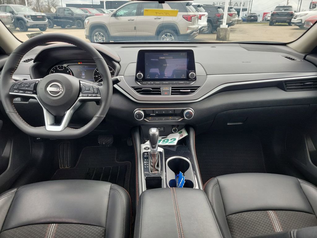Used 2024 Nissan Altima 2.5 SR image 10