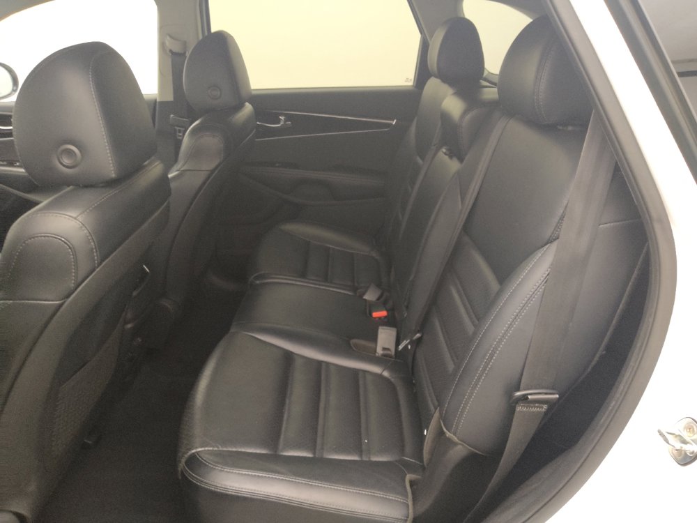 Used 2020 Kia Sorento EX FWD image 18