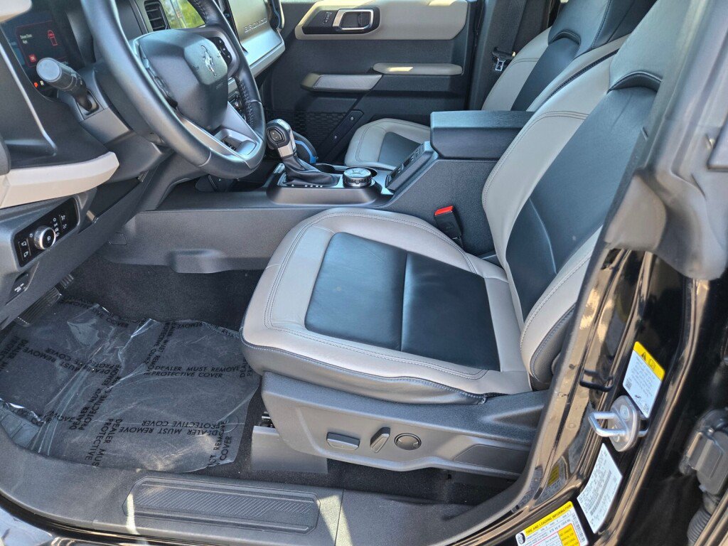 Used 2023 Ford Bronco Wildtrak AWD/4WD image 21