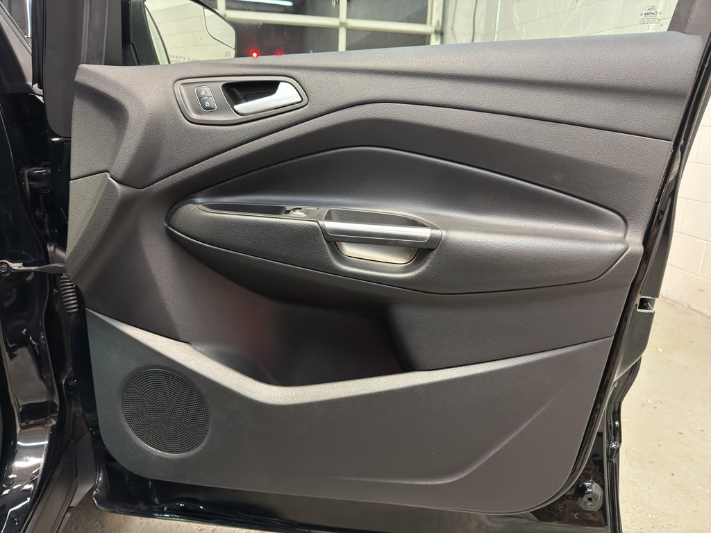 Used 2018 Ford Escape Titanium image 22