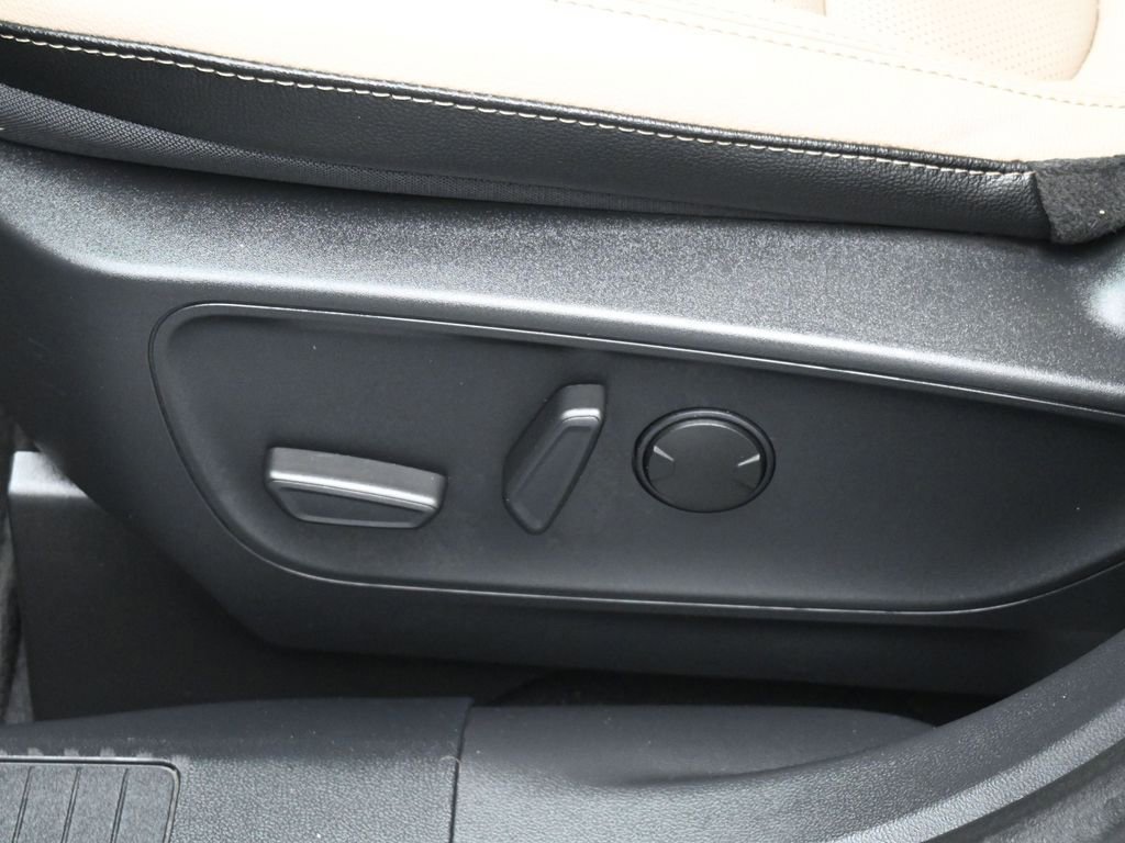 Used 2022 Ford Escape SEL image 10