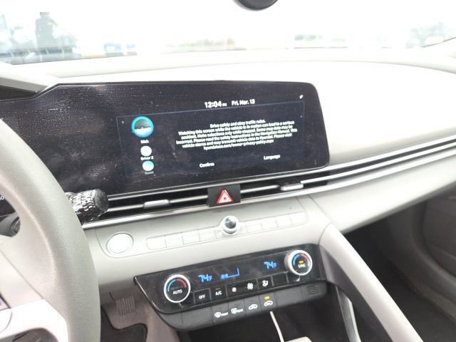 Used 2024 Hyundai Elantra SEL image 8