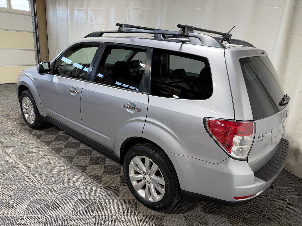 Used 2012 Subaru Forester 2.5X Limited AWD/4WD image 4