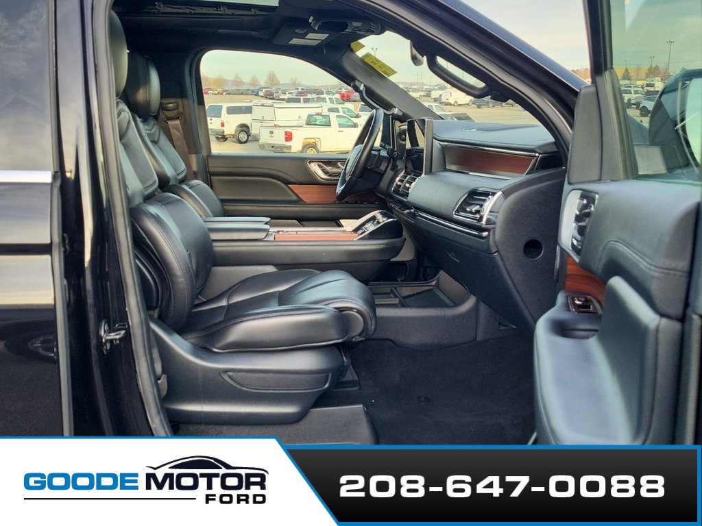 Used 2023 Lincoln Navigator Reserve image 23