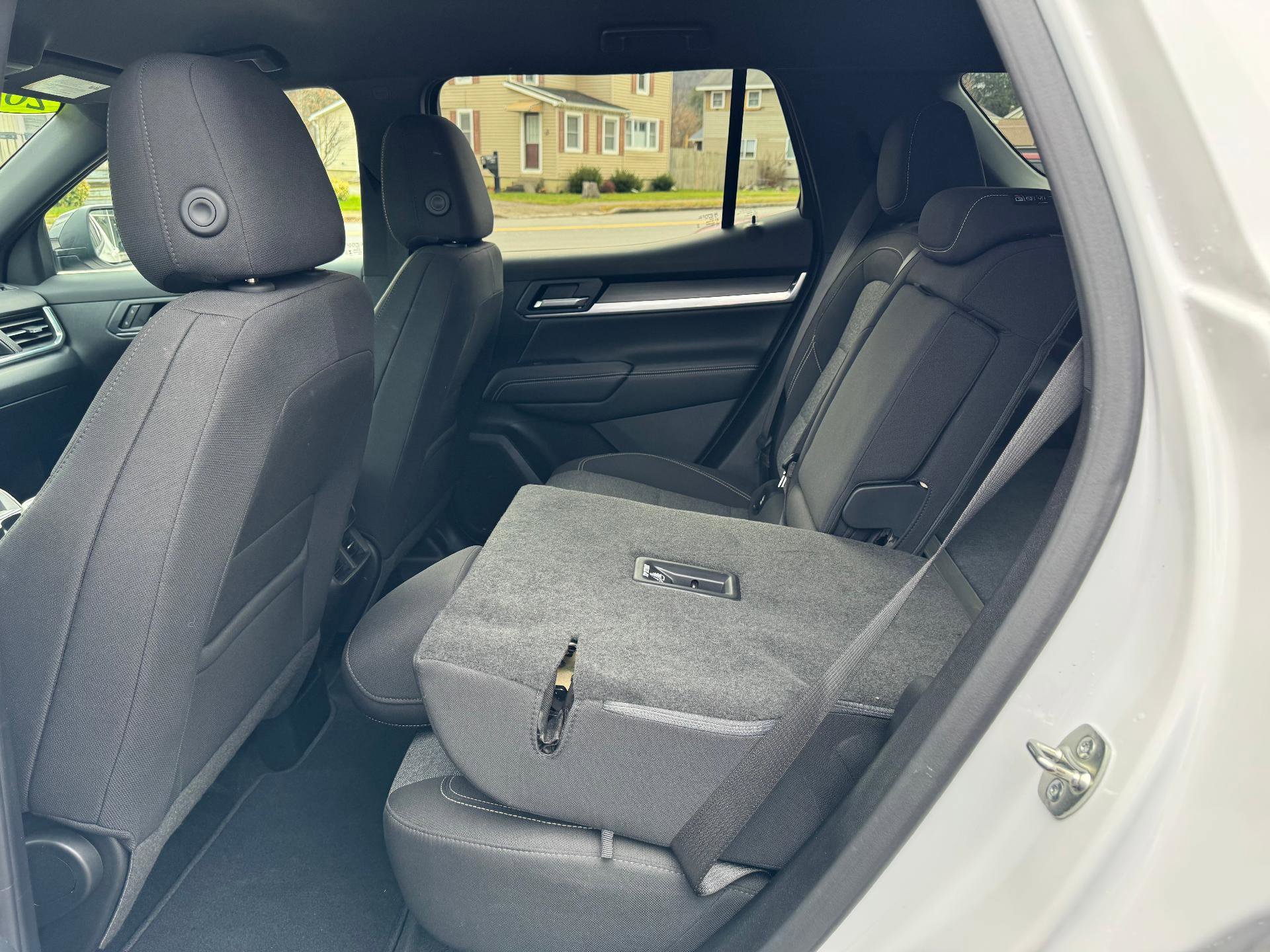 Used 2025 GMC Terrain Elevation image 40