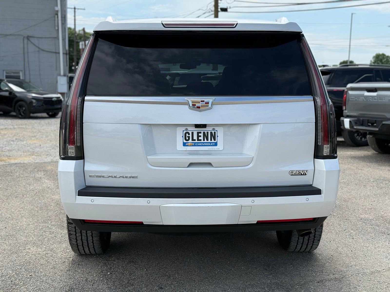 Used 2018 Cadillac Escalade Luxury AWD/4WD image 7